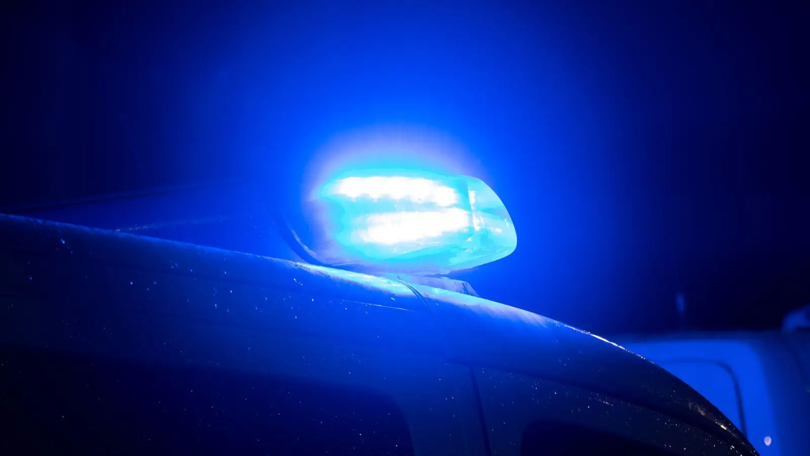 Die Fahrt endete mit zwei Verletzten. (Symbolbild)  (Bild: Sarah Knorr/dpa)