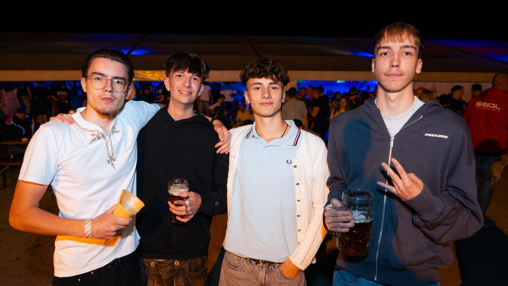 Gute Stimmung, volles Zelt und super Momentaufnahmen. (Bild: Hannes Stock)