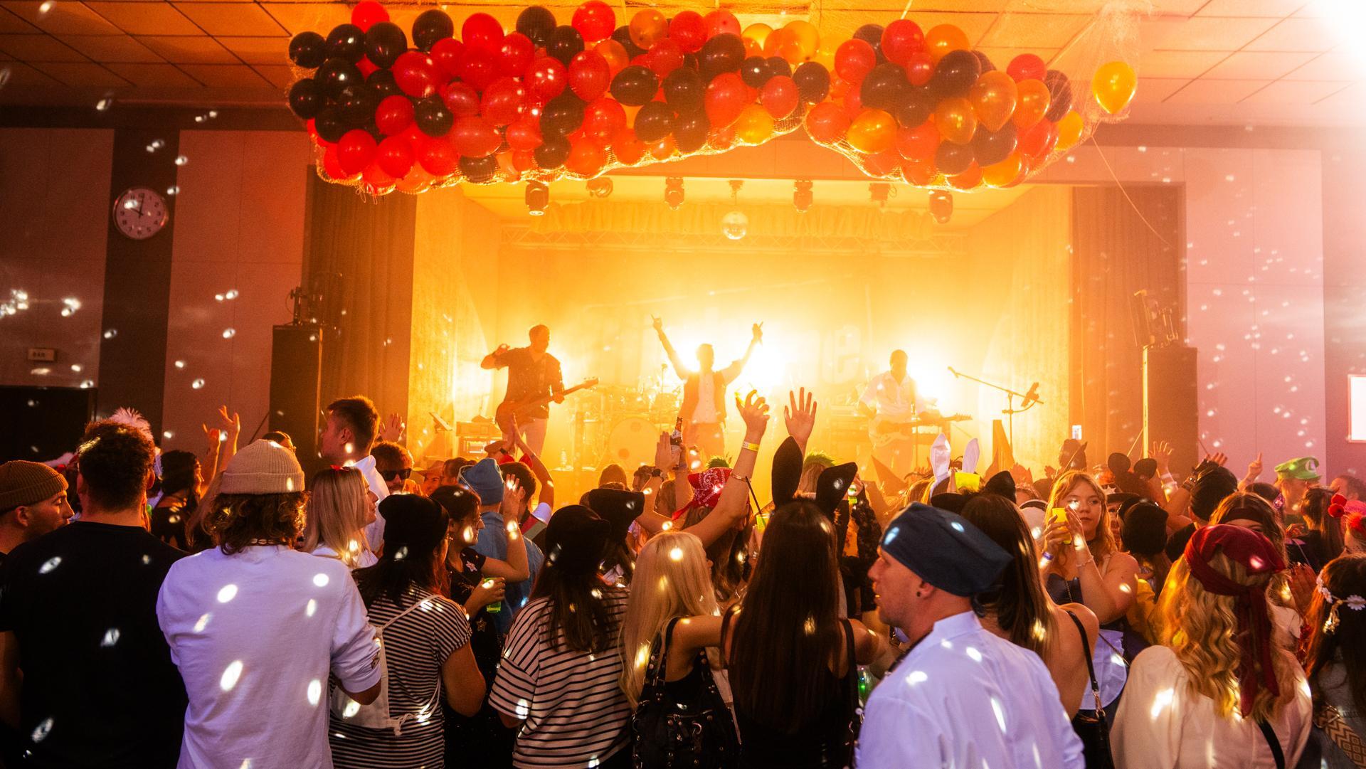 Am Samstag lud der SC Luhe-Wildenau zum Sportlerball ins Naabtalhaus in Oberwildenau. (Bild: Hannes Stock)
