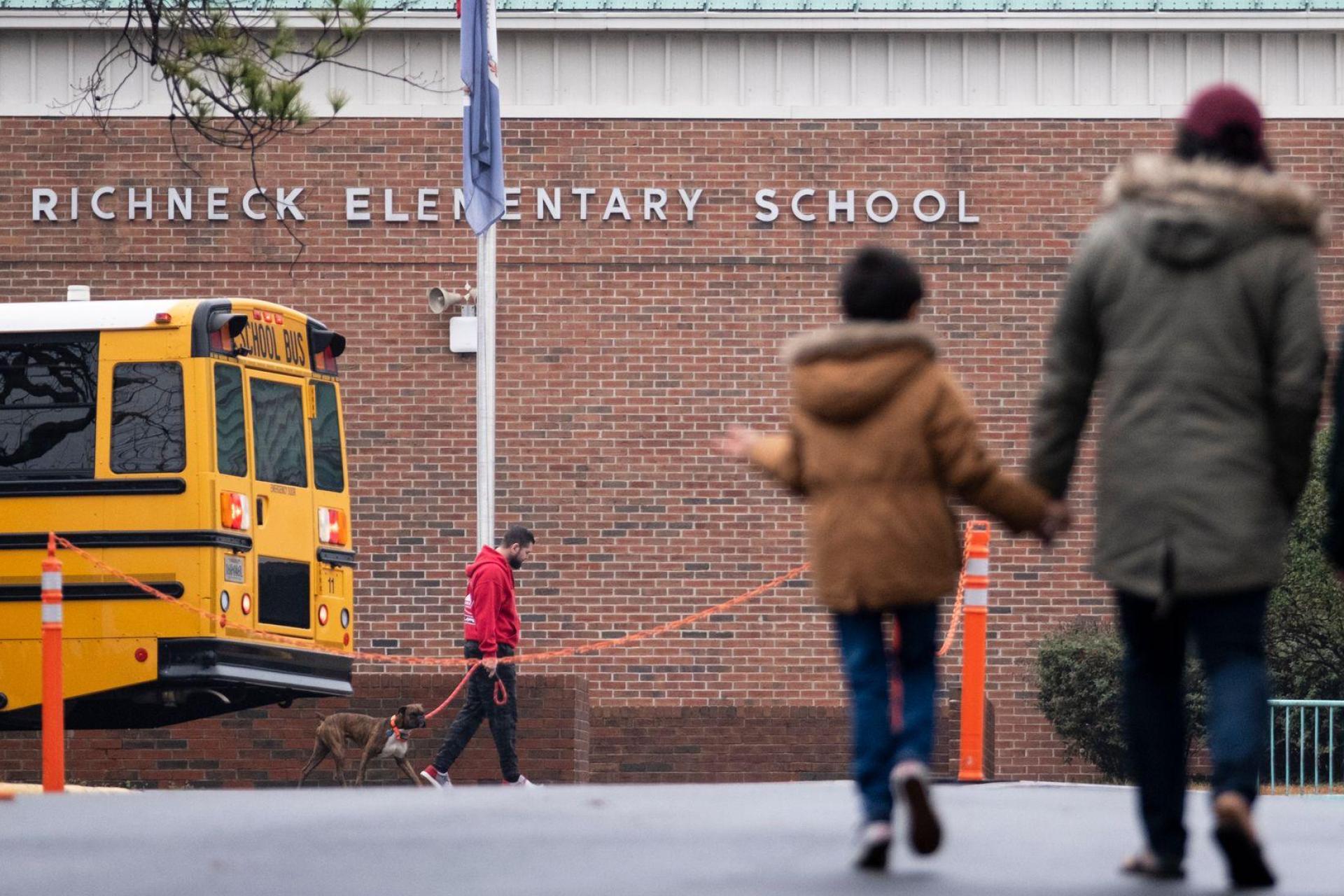 Ein Sechsjähriger hatte 2023 in einer Grundschule in Newport News auf seine Lehrerin geschossen. (Archivbild: Billy Schuerman/The Virginian-Pilot via AP/dpa)
