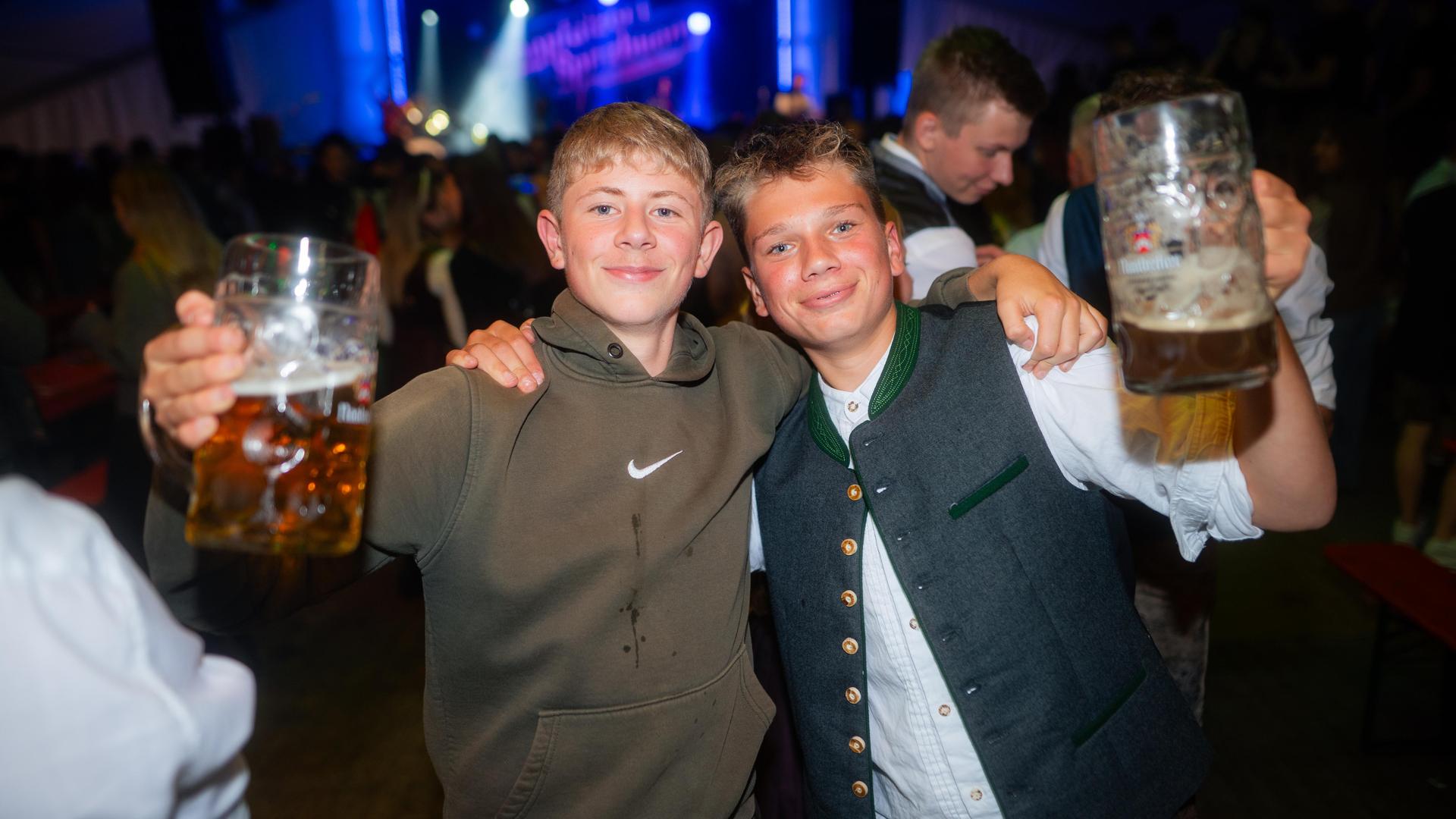 Wernberg feiert Kirwa, die Stoapfälzer Spitzbuam liefern die Musik zum Fest. (Bild: Hannes Stock)