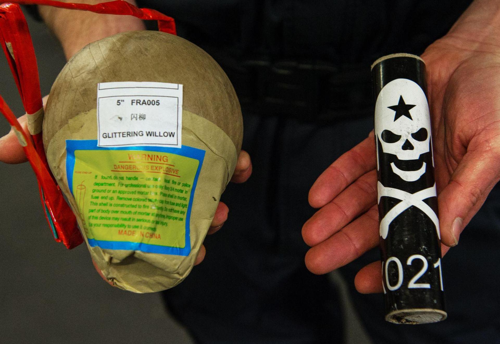 Illegale Feuerwerkskörper können schwere oder sogar tödliche Verletzungen verursachen (Archivbild). (Bild: Andreas Arnold/dpa)