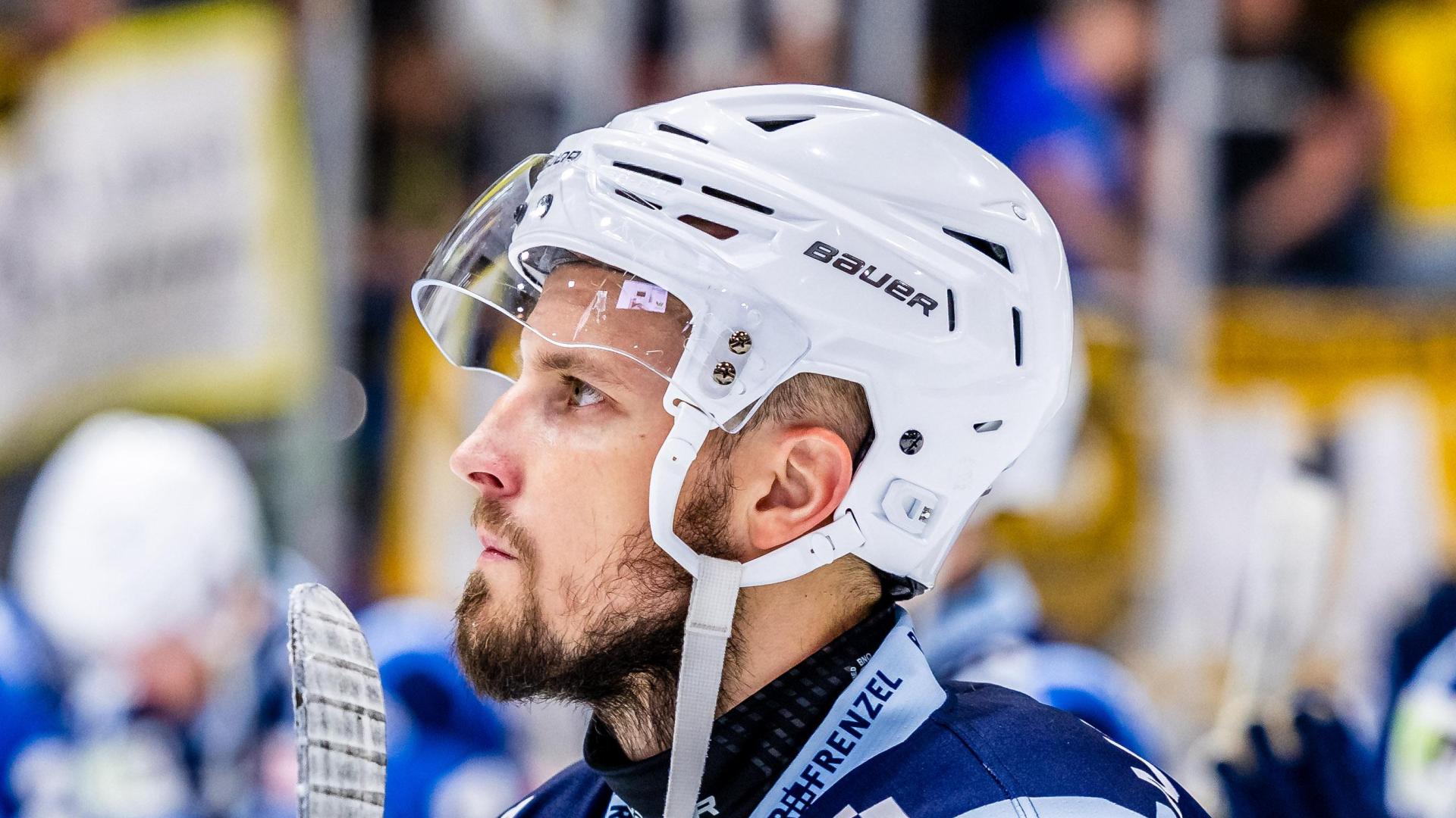 Tomas Rubes wechselt von den Blue Devils Weiden zu den Starbulls Rosenheim.  (Archivbild: Tobias Neubert)