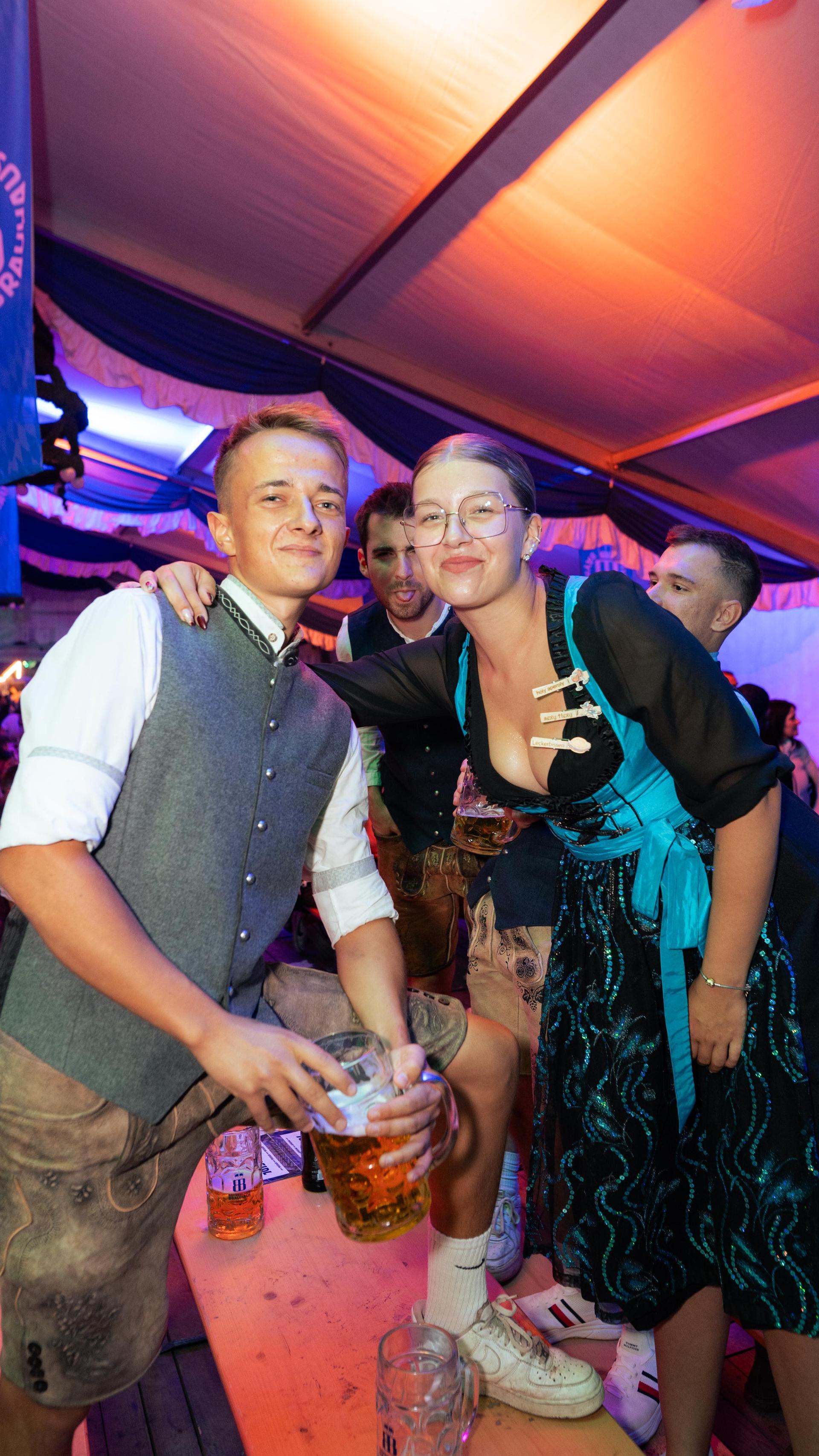 Samstagabend am Weidner Volksfest. (Bild: Hannes Stock)