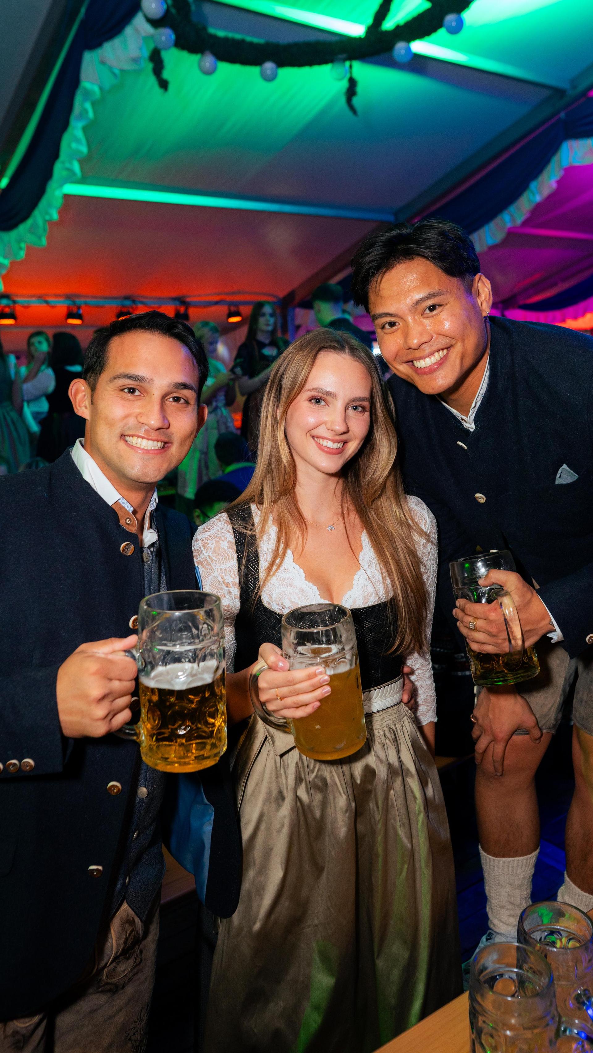 Samstagabend am Weidner Volksfest. (Bild: Hannes Stock)