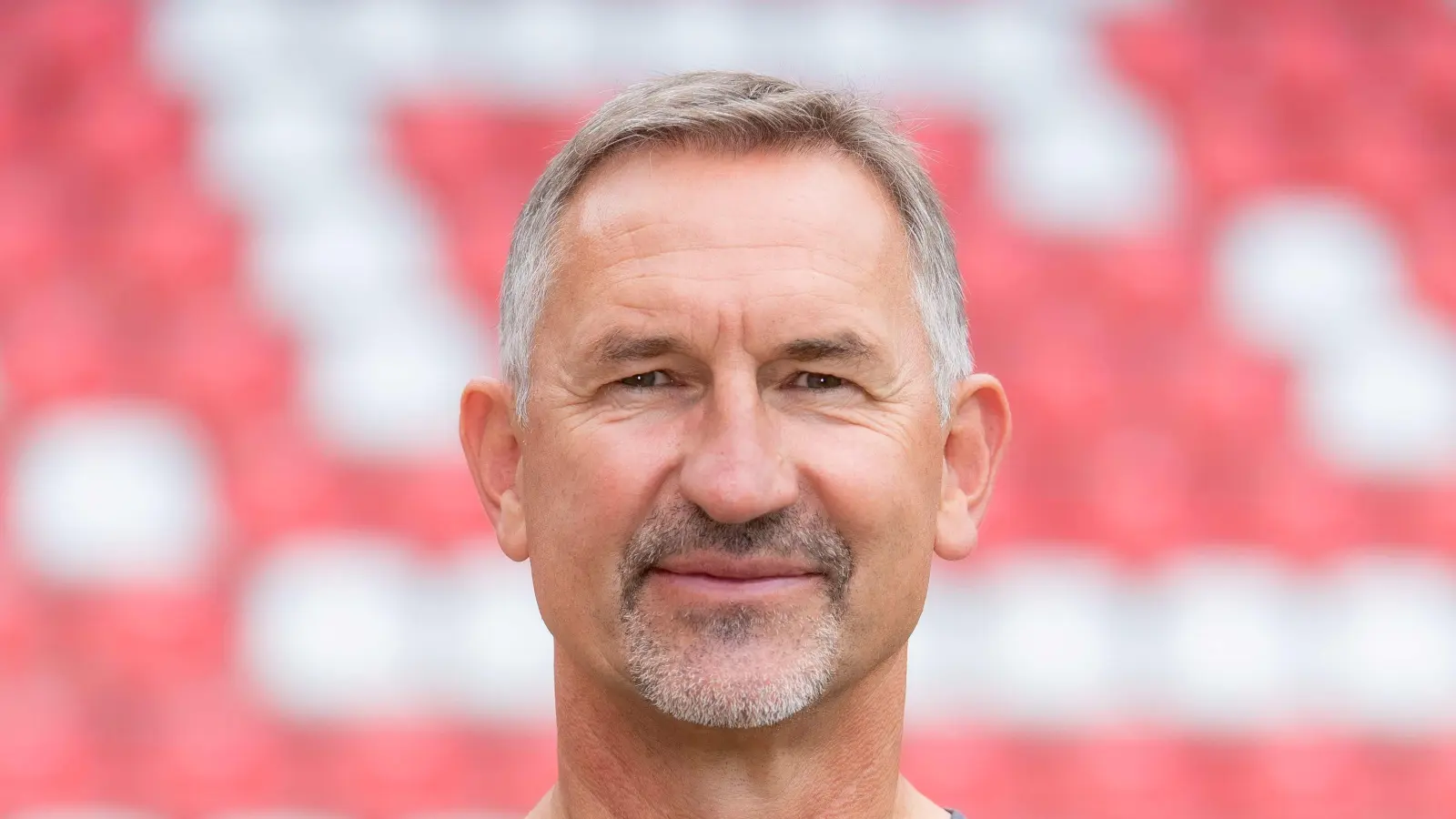 Achim Beierlorzer ist nicht mehr Geschäftsführer Sport beim SSV Jahn Regensburg. (Bild: Photo-Studio Büttner/exb)