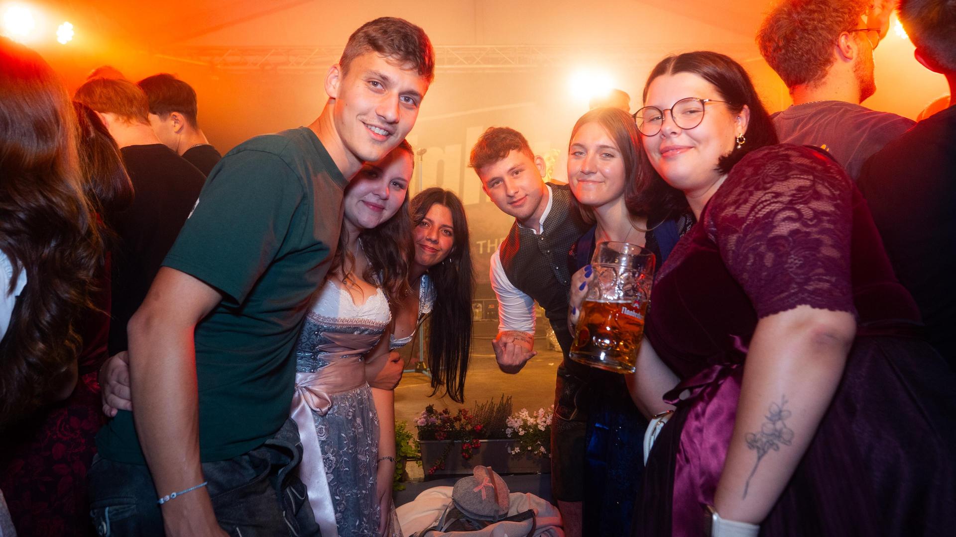 Die Bilder vom Freitag auf dem Weidener Volksfest 2025. (Bild: Hannes Stock)