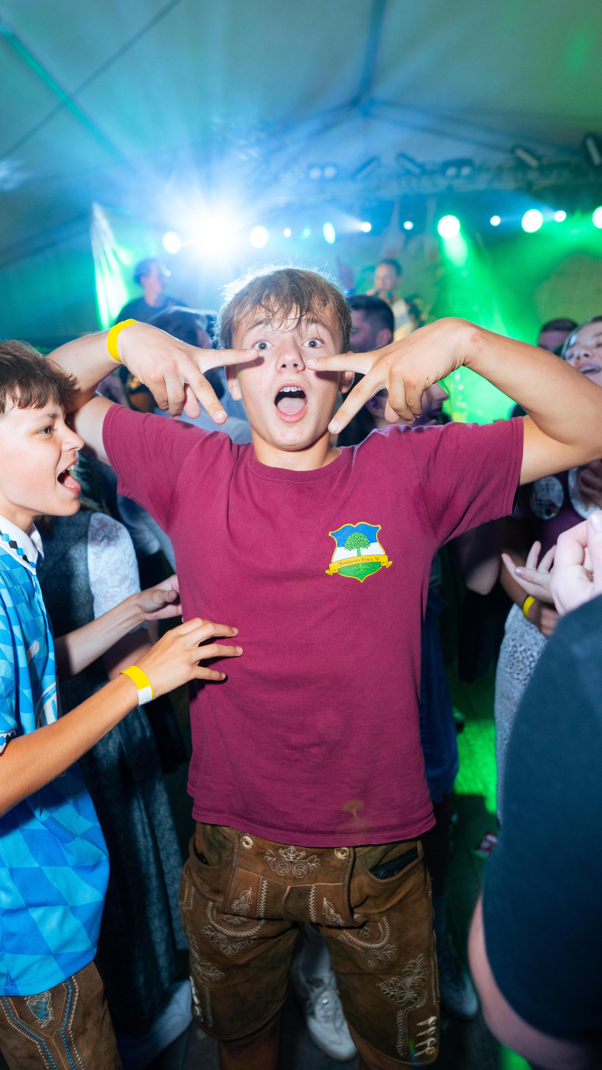 Gute Stimmung, volles Zelt und super Momentaufnahmen. (Bild: Hannes Stock)