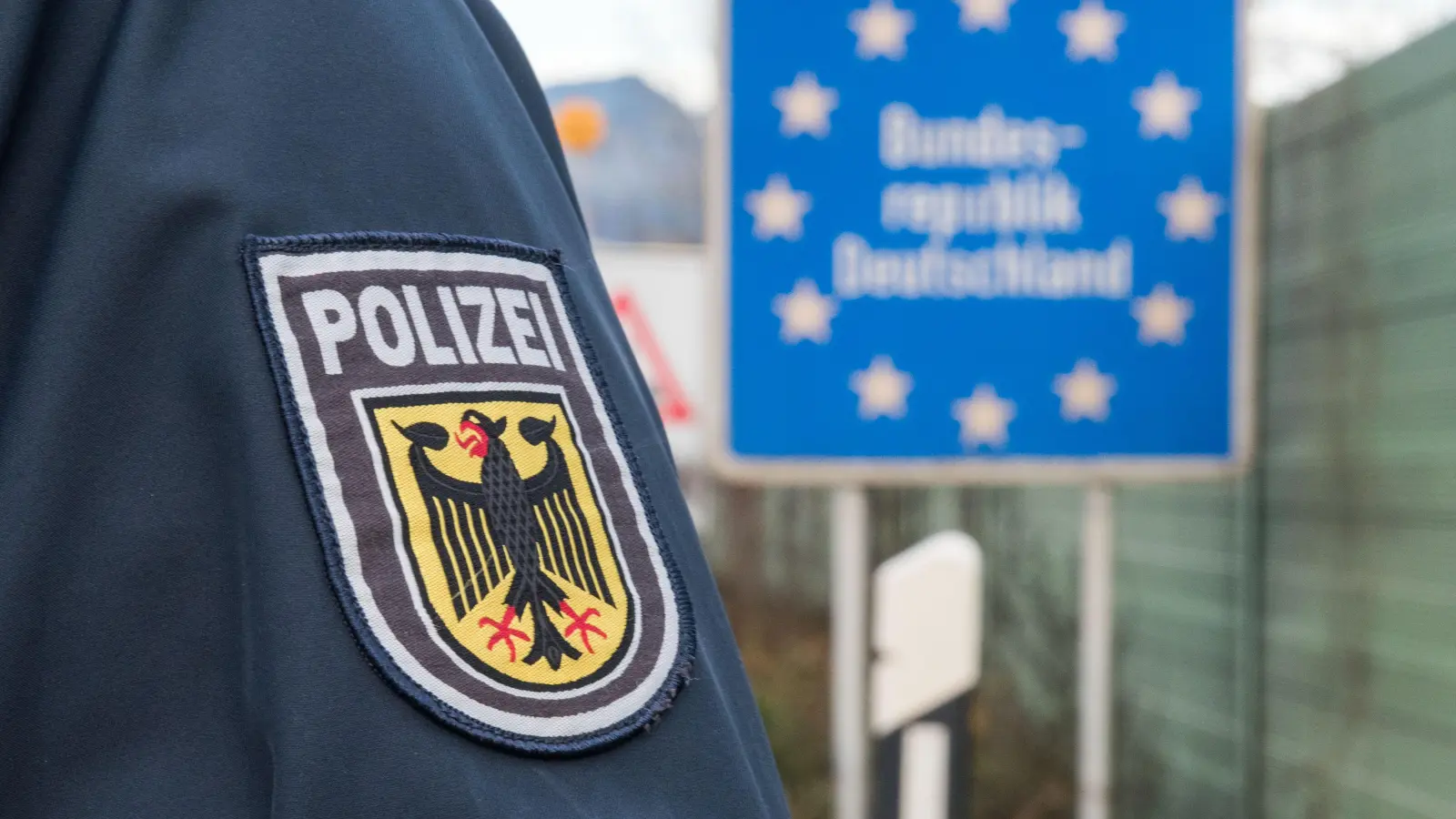Zwei gesuchte Personen wurden bei Grenzkontrollen auf der A6 festgenommen. (Bild: Bundespolizei)