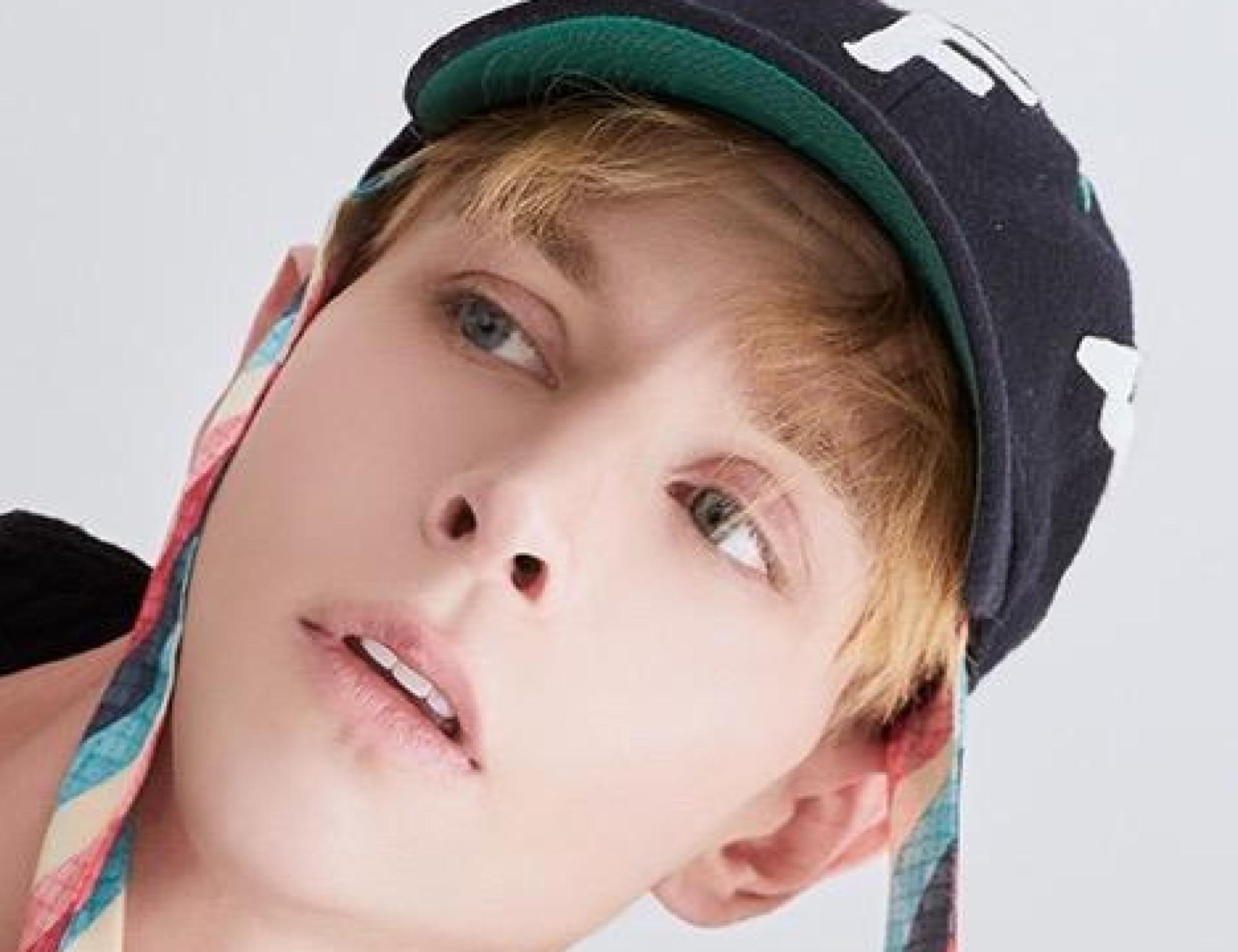 Florian Krapf aus Weiden lebt seit Jahren in Seoul, wo er inzwischen erfolgreich als Model, Influencer und TV-Persönlichkeit arbeitet. Am 2. September auch in Deutschland in der Sendung „Abenteuer Leben” zu sehen sein.  (Bild: Graygraphy Studio/exb)