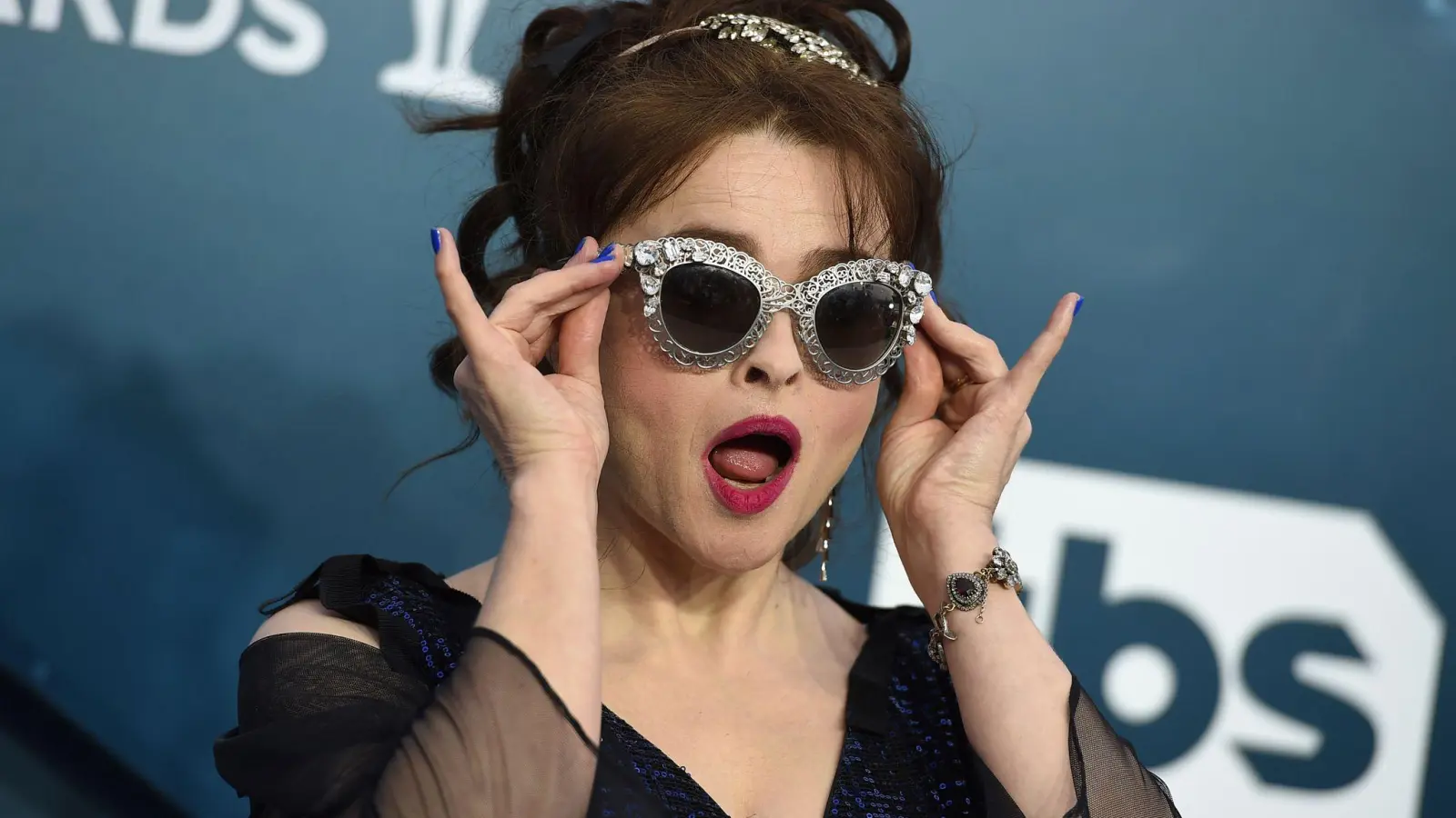 Helena Bonham Carter stößt zur Besetzung der Hit-Serie „The White Lotus“. (Archivbild)  (Bild: Jordan Strauss/Invision/AP/dpa)
