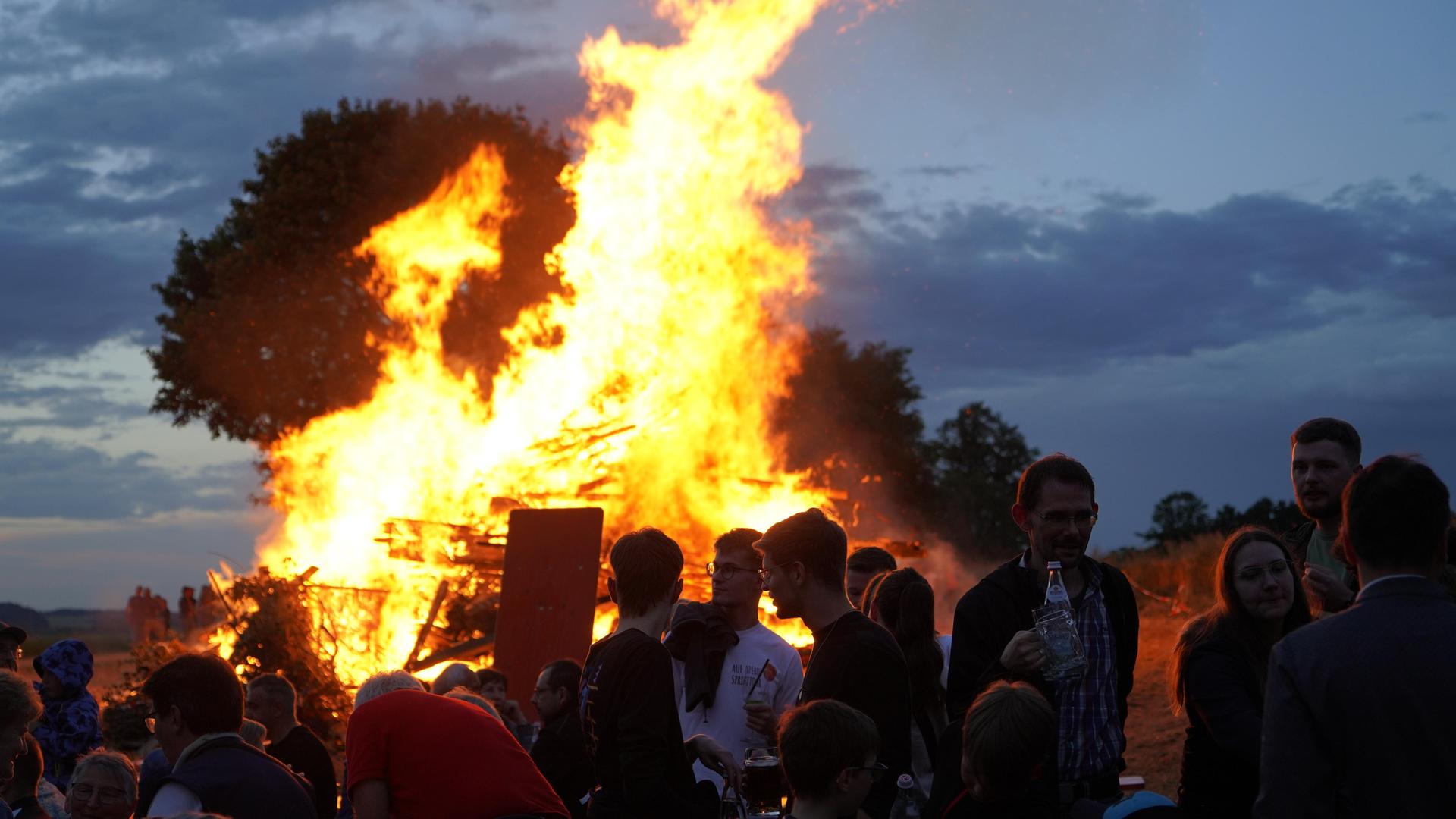 So war das Johannisfeuer in Störnstein. (Bild: mcl)