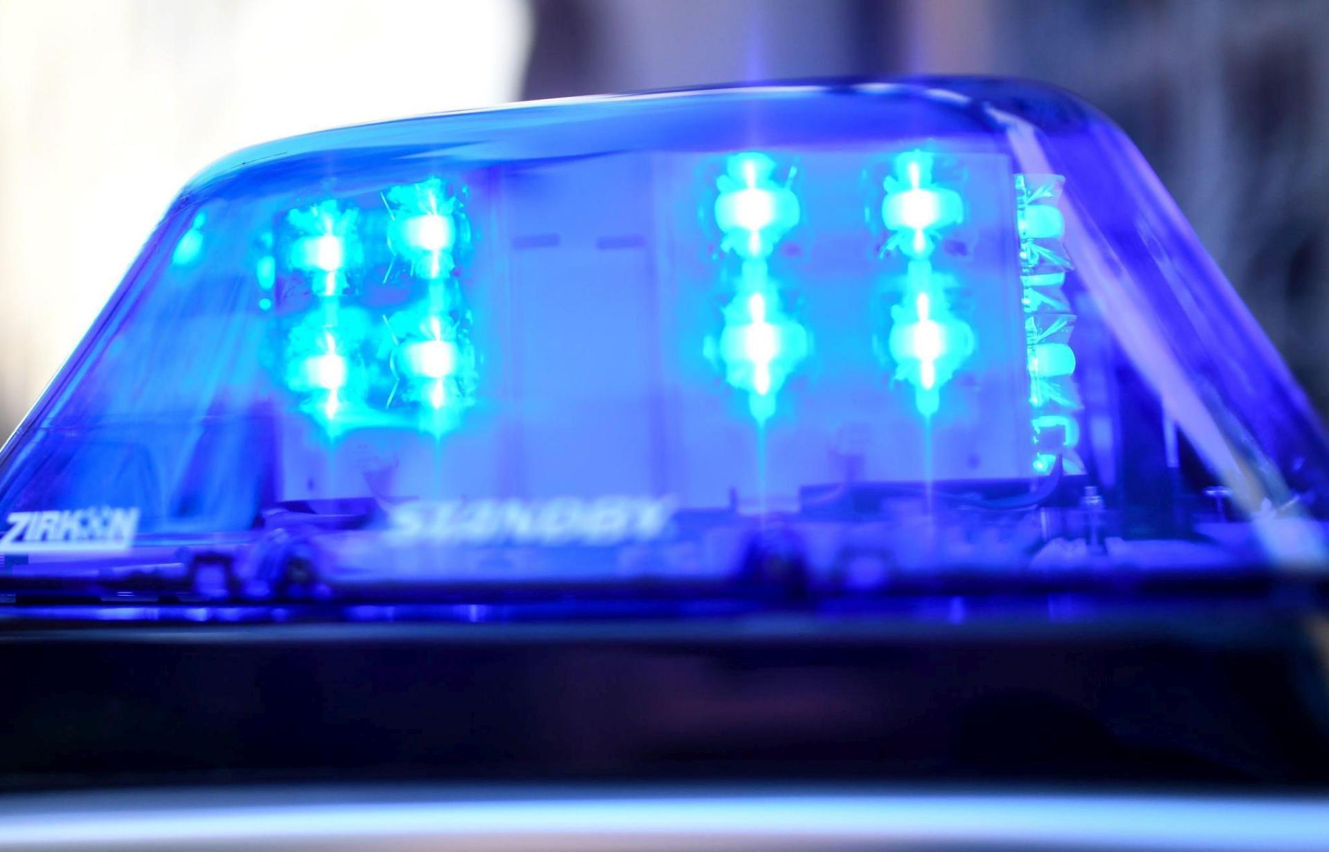 Ein Diebstahl in einem Supermarkt in Altenstadt/WN beschäftigt die Polizei. (Symbolbild: Patrick Seeger/dpa)